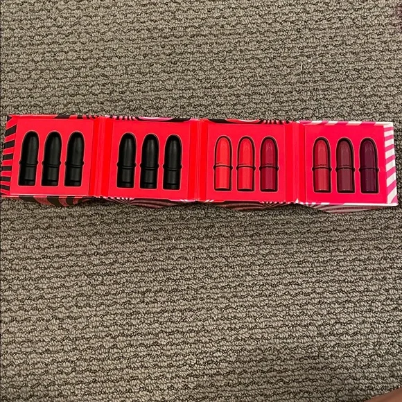 NEW MAC Lipstick Set - Picture 2 of 3